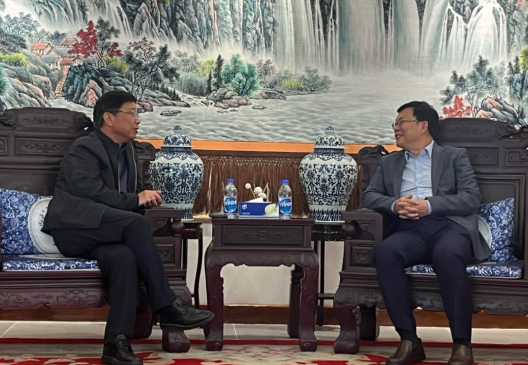 VSport-胜利资源王平卫董事长拜会周鼎大使