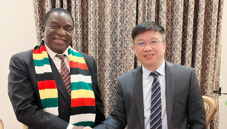 津巴布韦总统亲切会见VSport-胜利资源集团董事长王平卫
